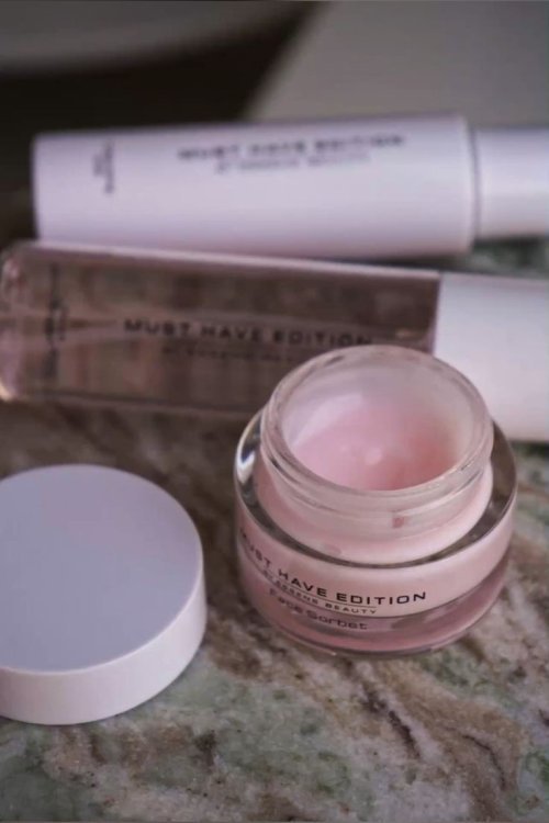 6 Best Humectants for Dry Skin That Work Better Than Glycerin