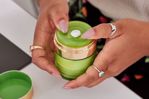 10 Best Moisturizers for Oily Skin in 2025 (Dermatologist-Approved Picks)